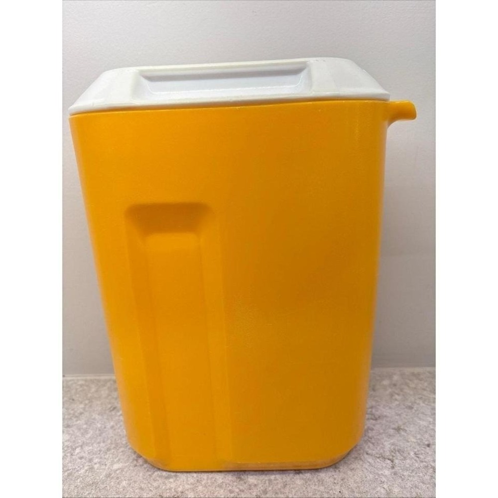 VTG RUBBERMAID  2-B Slim BEVERAGE PITCHER  YELLOW /White lid 2-1/2 Qt #2366 - Picture 8 of 8